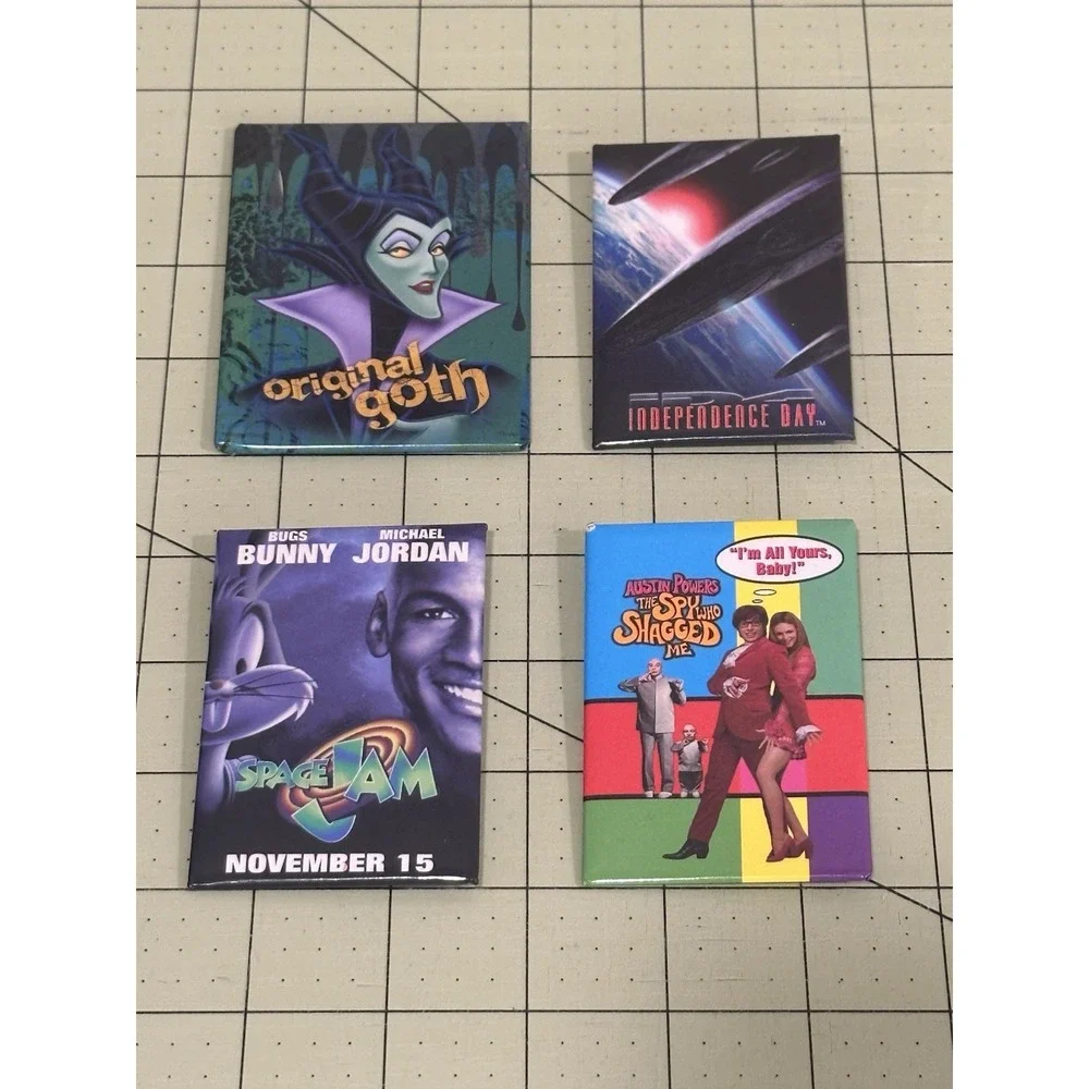Vintage Pins/magnets Lot ( Space‎ Jam,  Austin Powers )